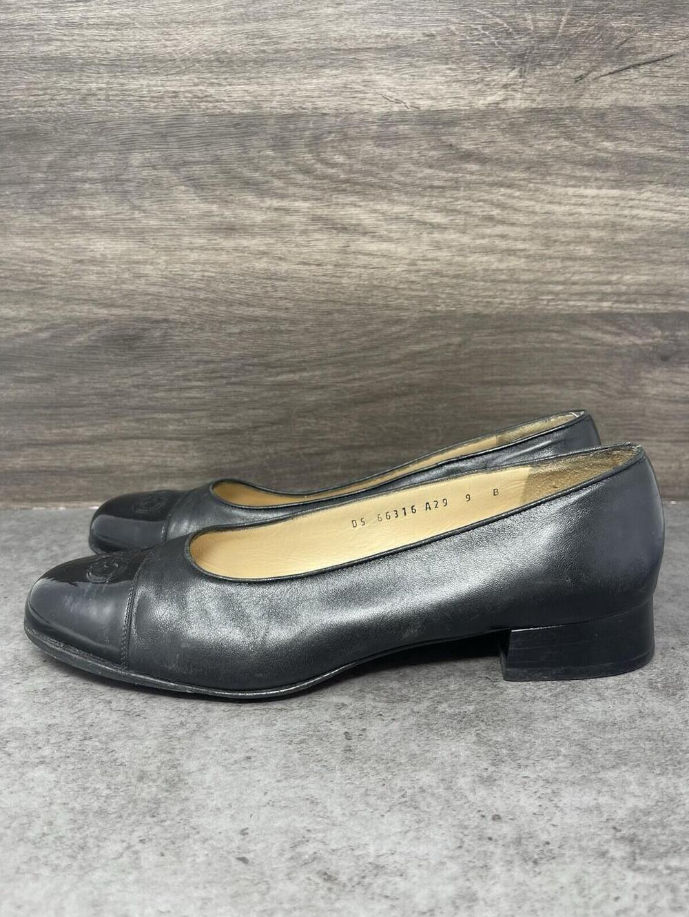 Salvatore Ferragamo Cap Toe Shoes Womens Size 9 Black Leather Slip On Pump Heel